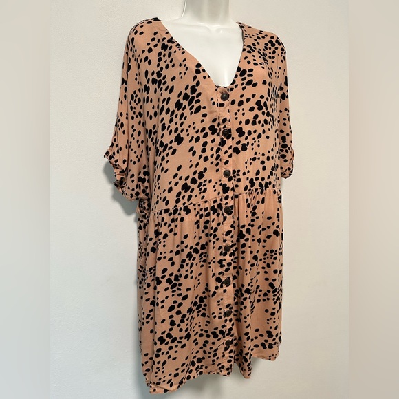 ASOS Design Button Through Tie Side Oversized Smock Mini Dress in Animal Print - Picture 2 of 8